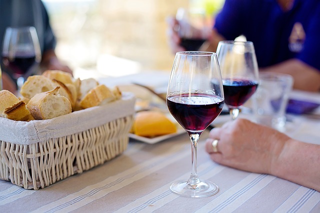 5 Motivos saludables para beber vino